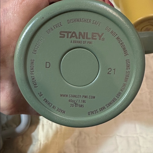 Stanley Quencher H2.0 Flowstate 40 oz Tumbler - Picture 3 of 6